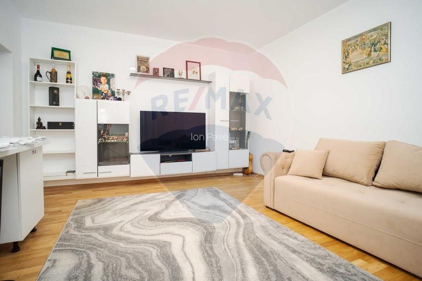 Casa / Vila cu 4 camere de vanzare in zona Podu Ros