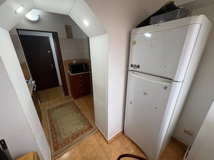 Închiriez garsonieră bloc ONIX - 8