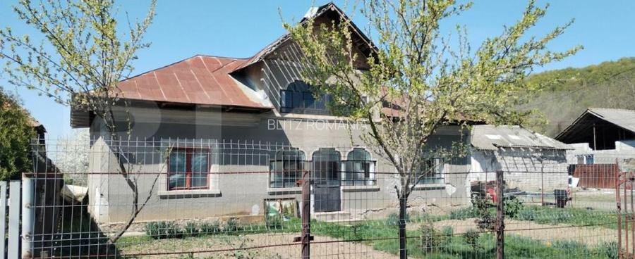Casa de vanzare , 3 camere, 80mp 1100mp teren , zona Unguren Casa de vanzare , 3 camere, 80mp 1100mp teren , zona Unguren