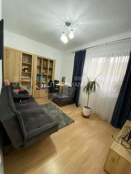 Casa de vacanta cu priveliste catre lac, 213 mp utili, 3500 mp teren cu livada