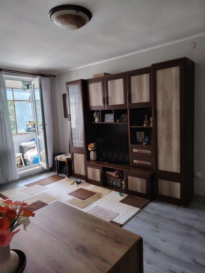 Apartament cu 2 camere semidecomandat în Micro 19