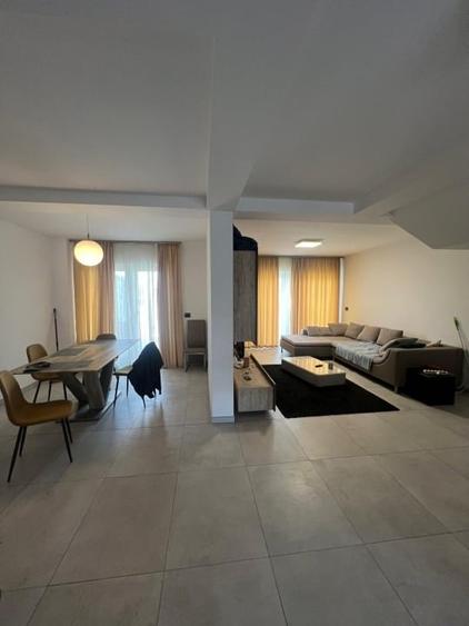 Casa mijloc triplex mobilată - 3