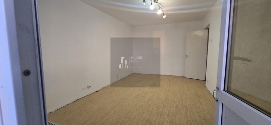 Apartament 3 camere  GIURGIULUI 72 mp DE RENOVAT - 3