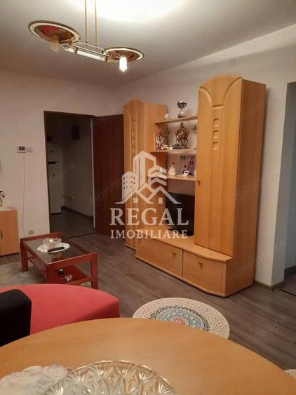 Apartament 3 camere in zona Micro 7( la intersectie cu str. Pinilor) - 2