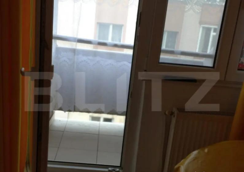 Garsoniera decomandata, renovata complet, zona centrala - 1