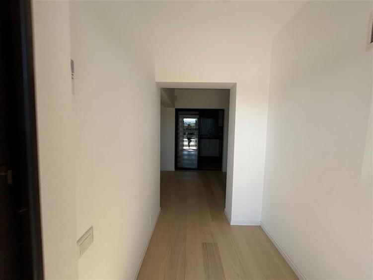Casă individuală cu 5 camere cu Teren 100 Mp în Pătrăuți