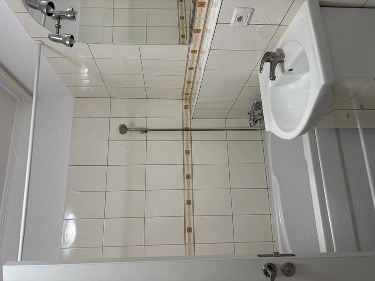 Garsonieră decomandată în Central