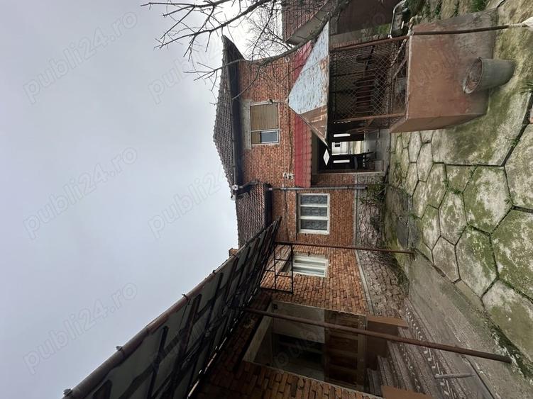 Casă cu 4 camere în Sebiș