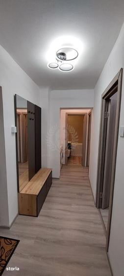 Apartament cu 2 camere, mobilat în Republicii