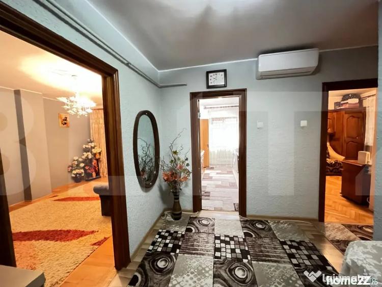 Apartament cu 3 camere decomandat în Central
