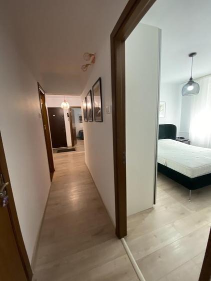 Apartament cu 3 camere decomandat în Olteniței