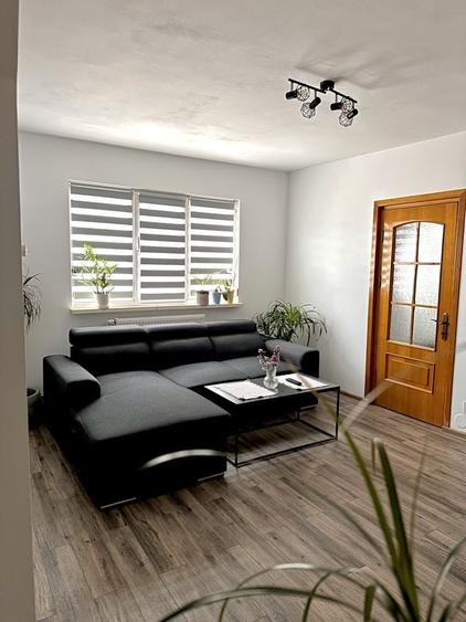 Apartament cu 3 camere semidecomandat în Central