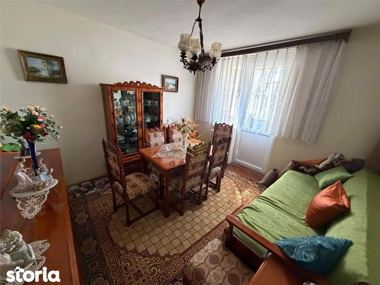 Apartament cu 3 camere decomandat în Central