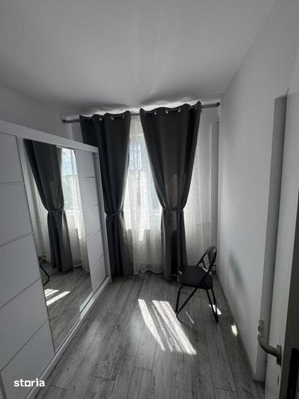 Apartament cu 2 camere semidecomandat în Craiovița Nouă