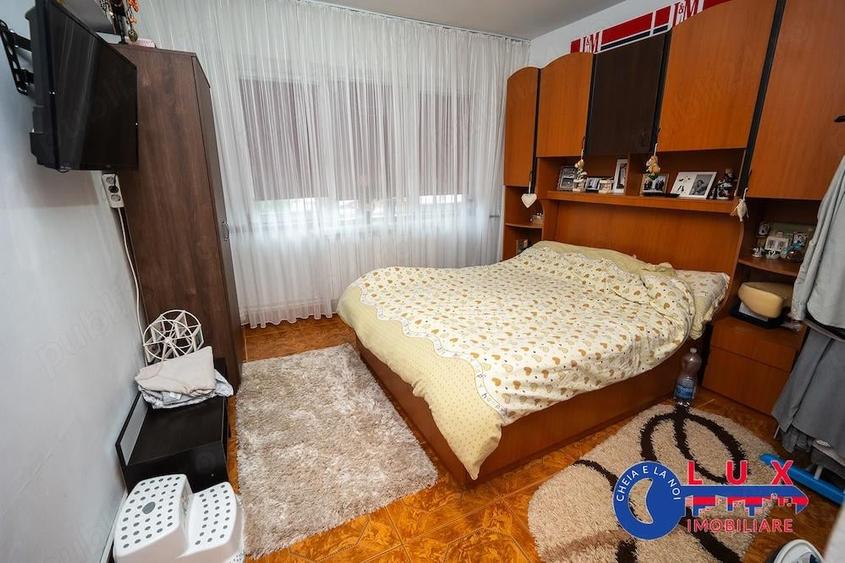 Apartament cu 4 camere decomandat în Babadag