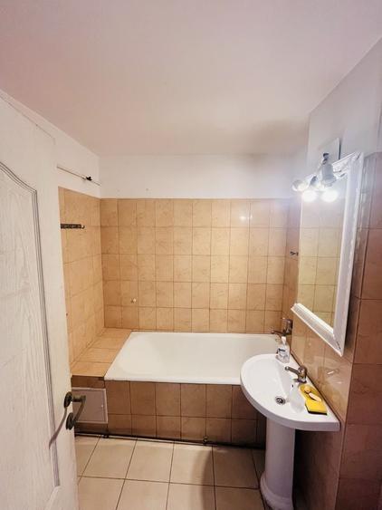 Apartament cu 3 camere decomandat în Alexandru cel Bun