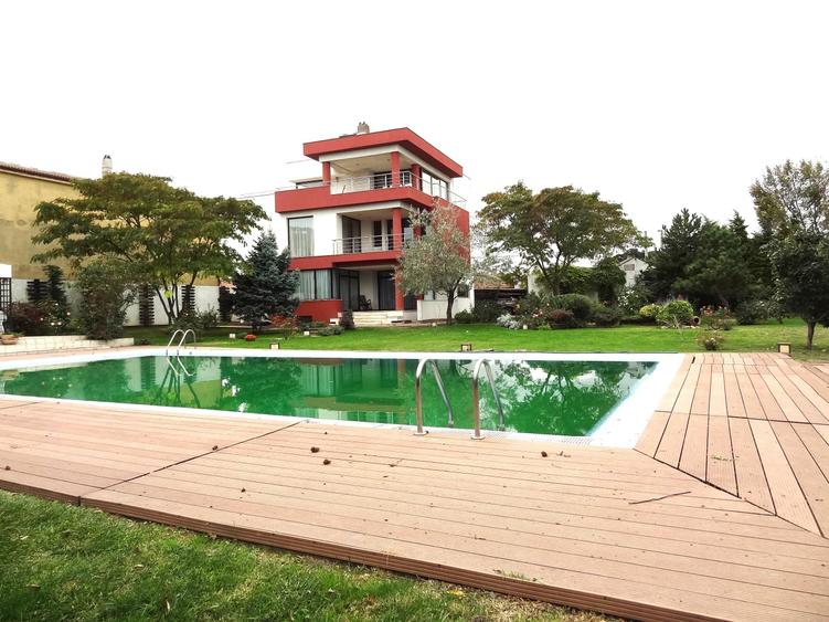 Casă individuală cu 5 camere cu Piscina în Palazu Mare