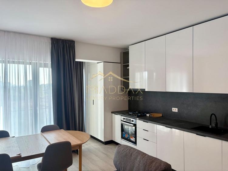 Apartament cu 2 camere semidecomandat, mobilat în Băneasa