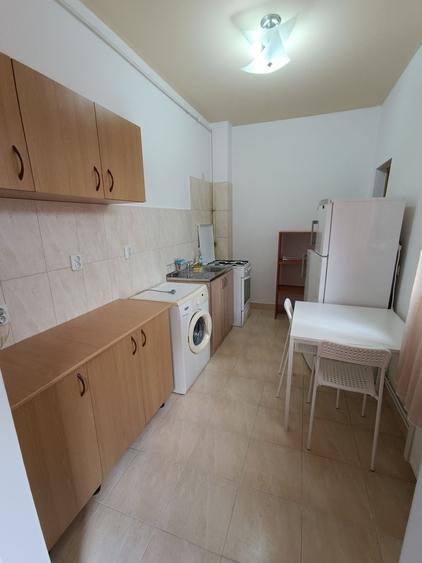 Inchiriez apartament 1 camera central - 2