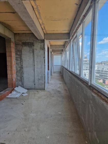 Apartament cu 5 camere decomandat în Parcul Carol