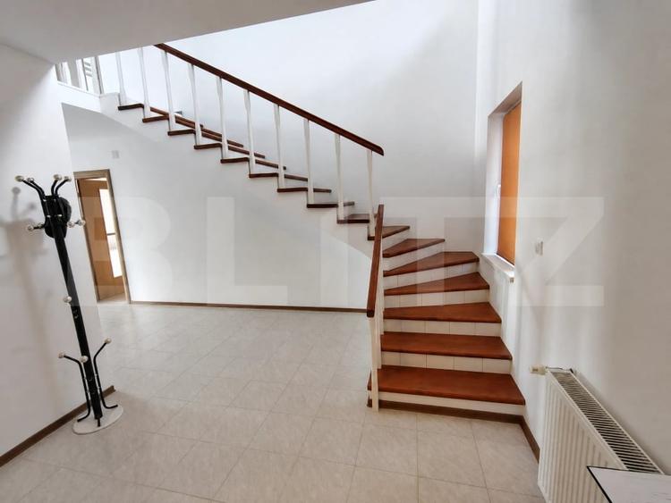 Casă individuală cu 6 camere cu Teren 4472 Mp în Tureni