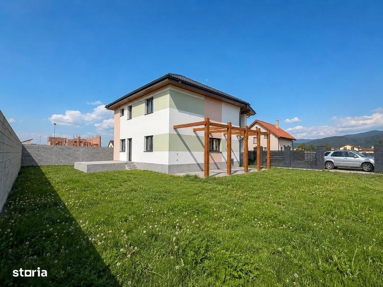 Casă cu 3 camere în Cristian
