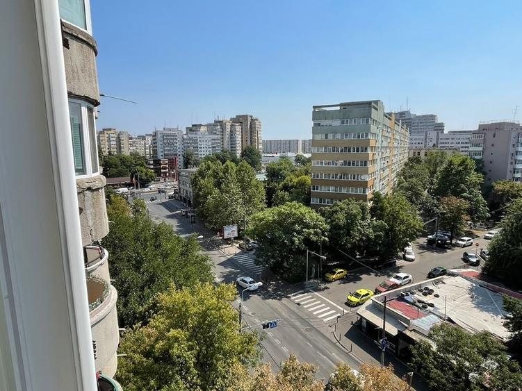 Garsonieră decomandată în Central