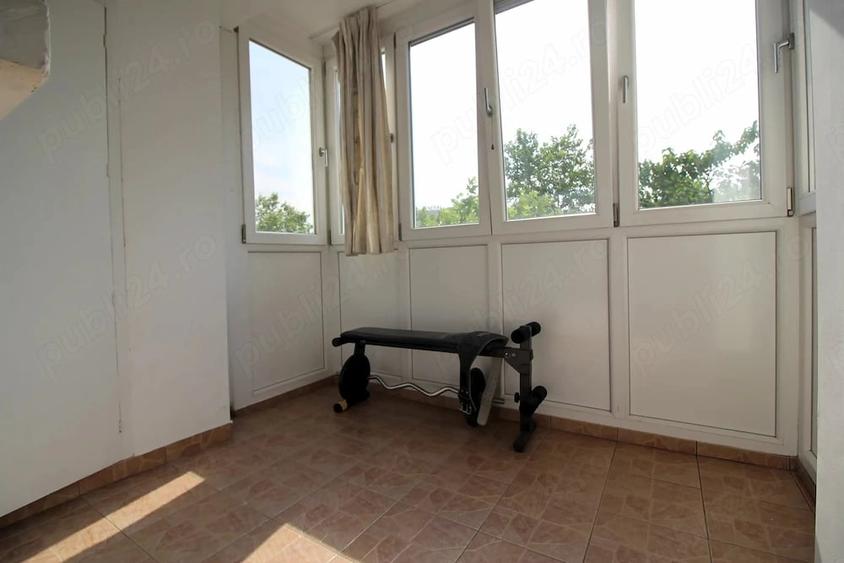 Apartament cu 3 camere decomandat în Mihai Bravu