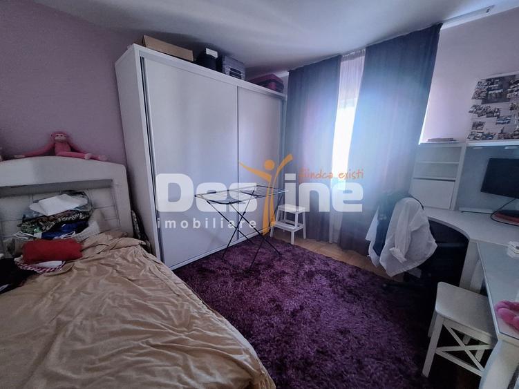 Apartament cu 3 camere decomandat, mobilat în Nerva Traian