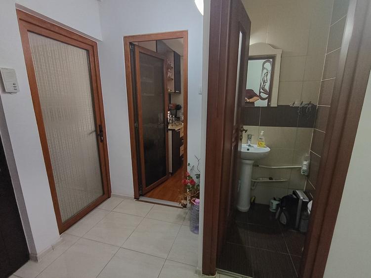 Apartament cu 3 camere decomandat în Inel II