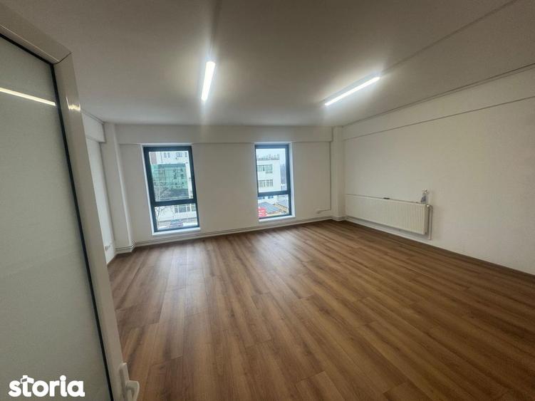 Spațiu comercial, de 200 mp, în Central