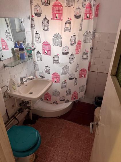 Apartament cu 2 camere decomandat în Bariera Vâlcii