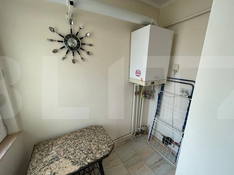 Apartament cu 4 camere decomandat, mobilat în Girocului