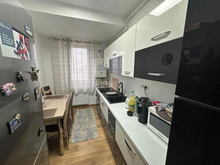 Apartament cu 2 camere decomandat, mobilat în Păcii
