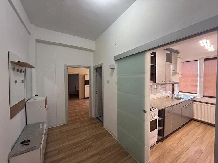 Apartament cu 3 camere semidecomandat în Ultracentral