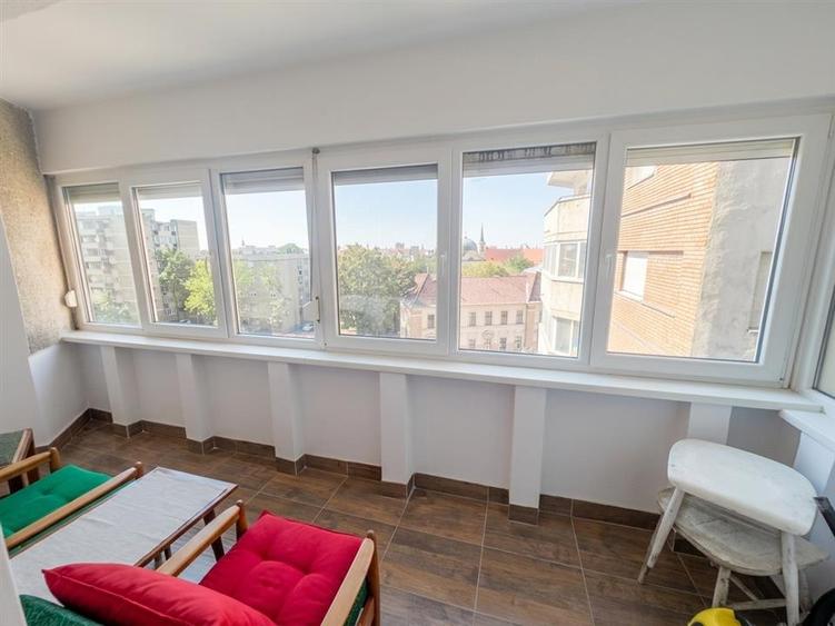 Apartament cu 3 camere decomandat în Central