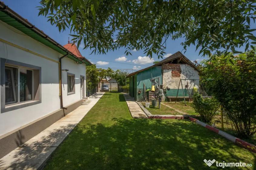 Casă cu 3 camere cu Teren 2200 Mp în Răcari