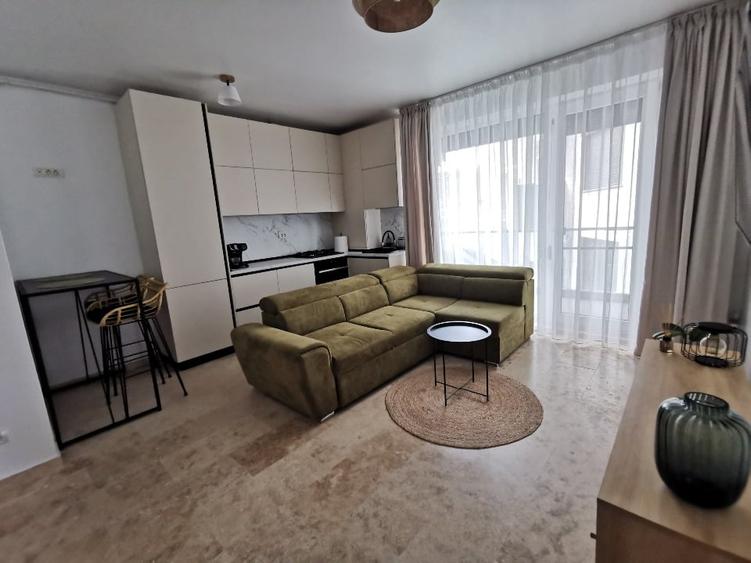 Apartament cu 2 camere decomandat, mobilat în Central