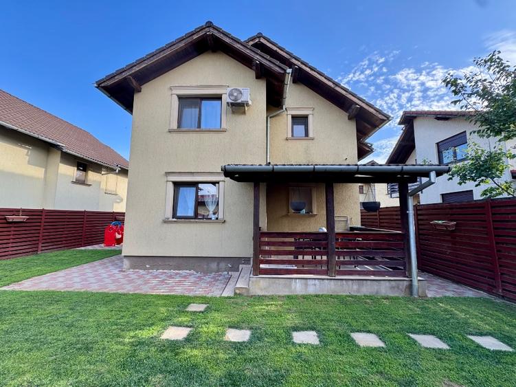 Casă individuală cu 5 camere cu Teren 230 Mp în Giroc