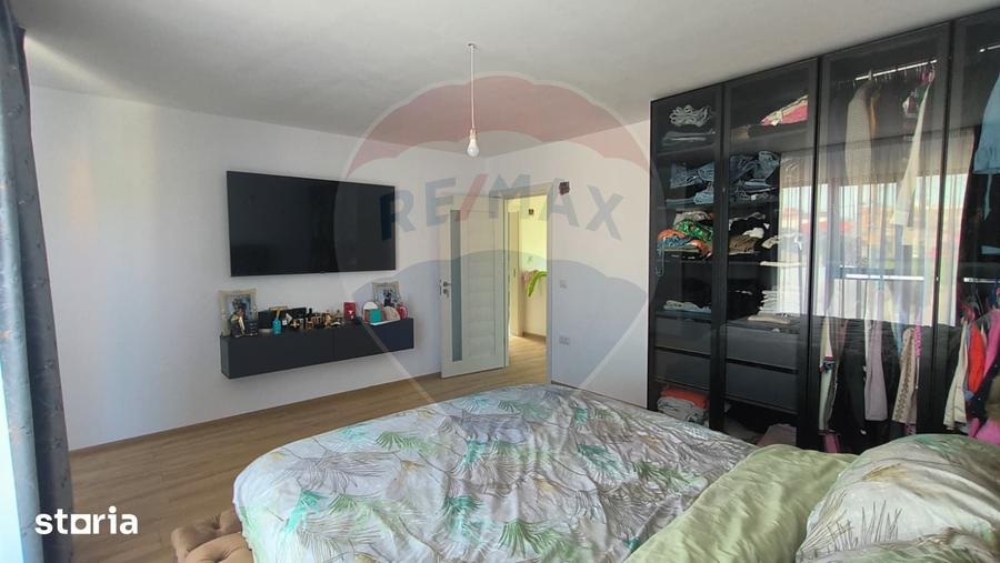 Casă cu 4 camere cu Teren 321 Mp în Port