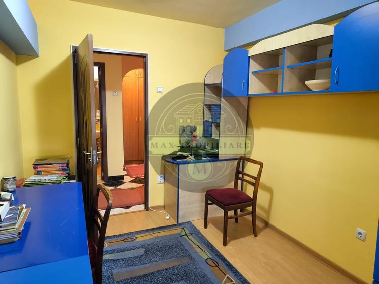 Apartament cu 4 camere decomandat în 9 Mai