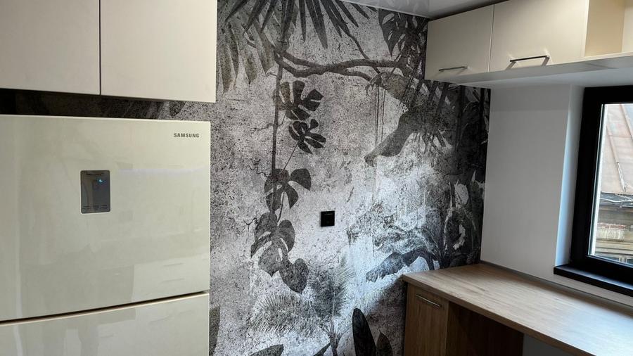 Apartament cu 4 camere nedecomandat, mobilat în P-ța Unirii