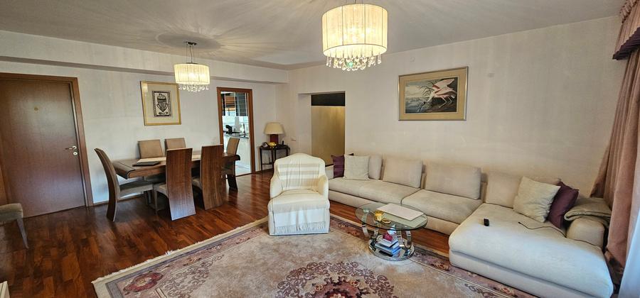 Apartament cu 4 camere semidecomandat în Barbu Văcărescu