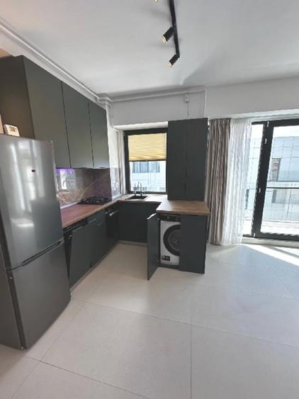 Apartament cu 2 camere decomandat, mobilat în Decebal