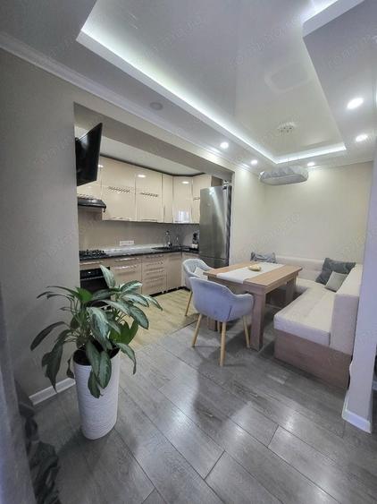 Apartament cu 2 camere decomandat în Eroii Revoluției
