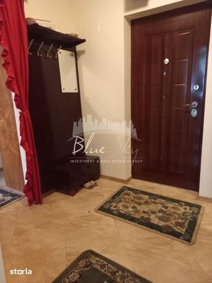 Apartament cu 4 camere decomandat, mobilat în Far