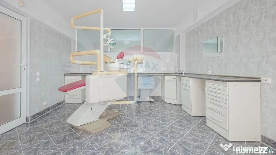 Casă cu 7 camere cu Teren 3140 Mp în Schei