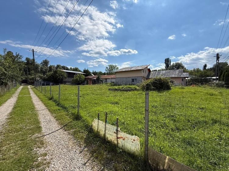 Teren Construcții intravilan de 617 mp, în Lac de Verde