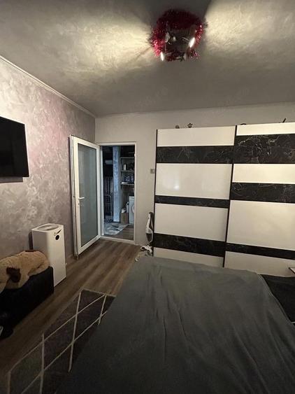 Apartament cu 3 camere decomandat, mobilat în Dacia