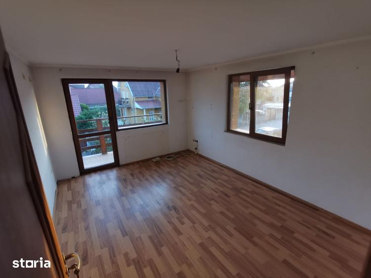 Casă cu 4 camere cu Teren 300 Mp în Sântandrei